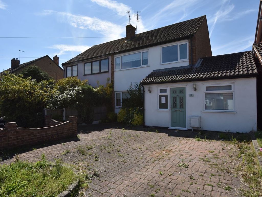 3 bed semidetached house for sale in 15 Abbey Close, Hullbridge