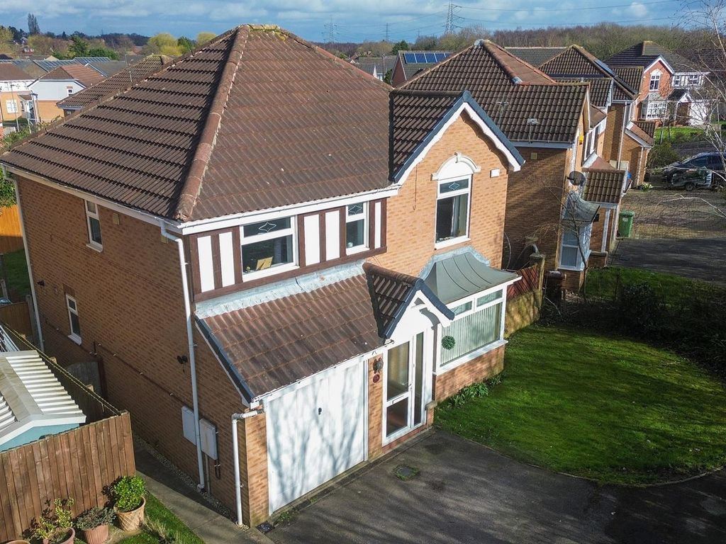 4 bed detached house for sale in Thistle Drive, Upton, Pontefract WF9