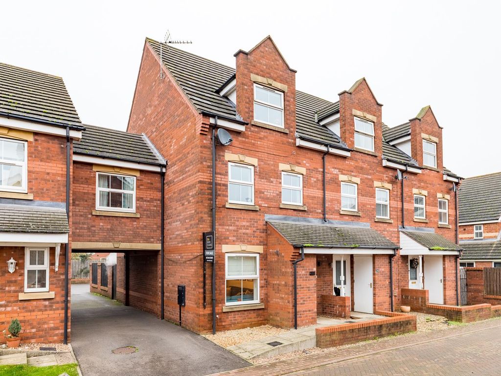 3 bed town house for sale in Laurel Way, Scunthorpe DN16 Zoopla