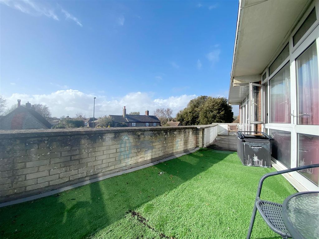2 bed flat for sale in Ferring Street, Ferring, Worthing BN12 Zoopla