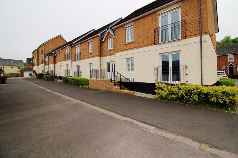 1 bed flat for sale in Heron Drive, Penallta, Hengoed CF82 Zoopla