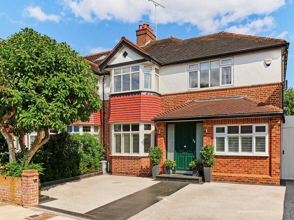 4 bed semidetached house to rent in Coval Gardens, London SW14, £6,500