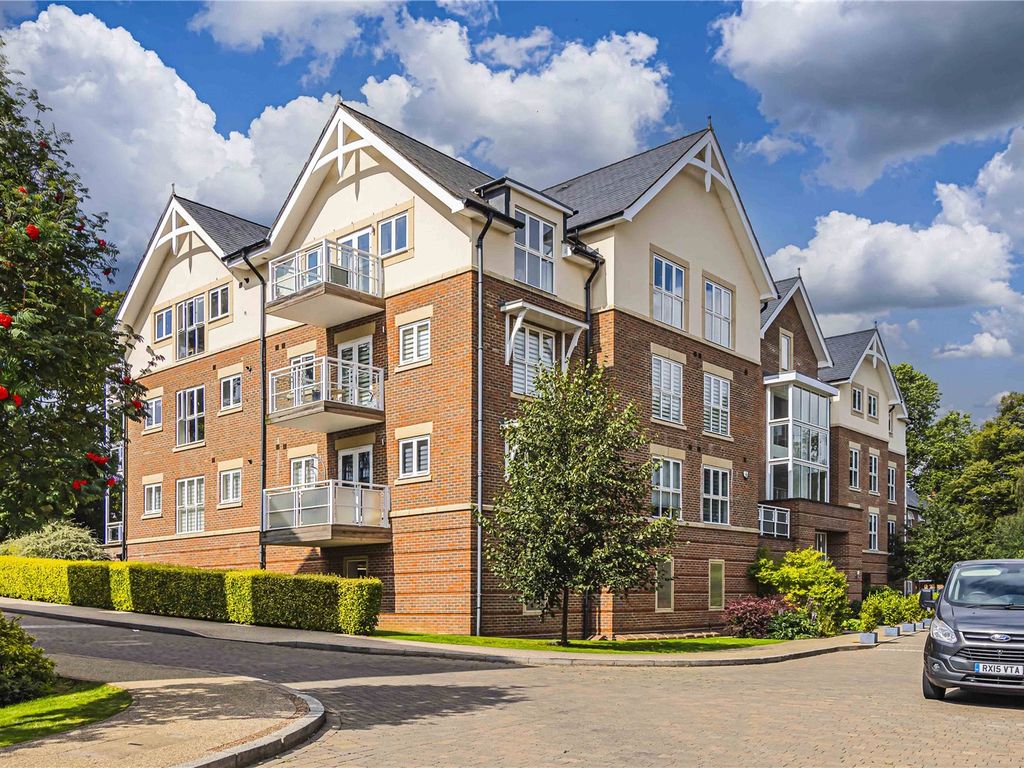 2 bed flat for sale in Townsend Gate, Berkhamsted, Hertfordshire HP4, £