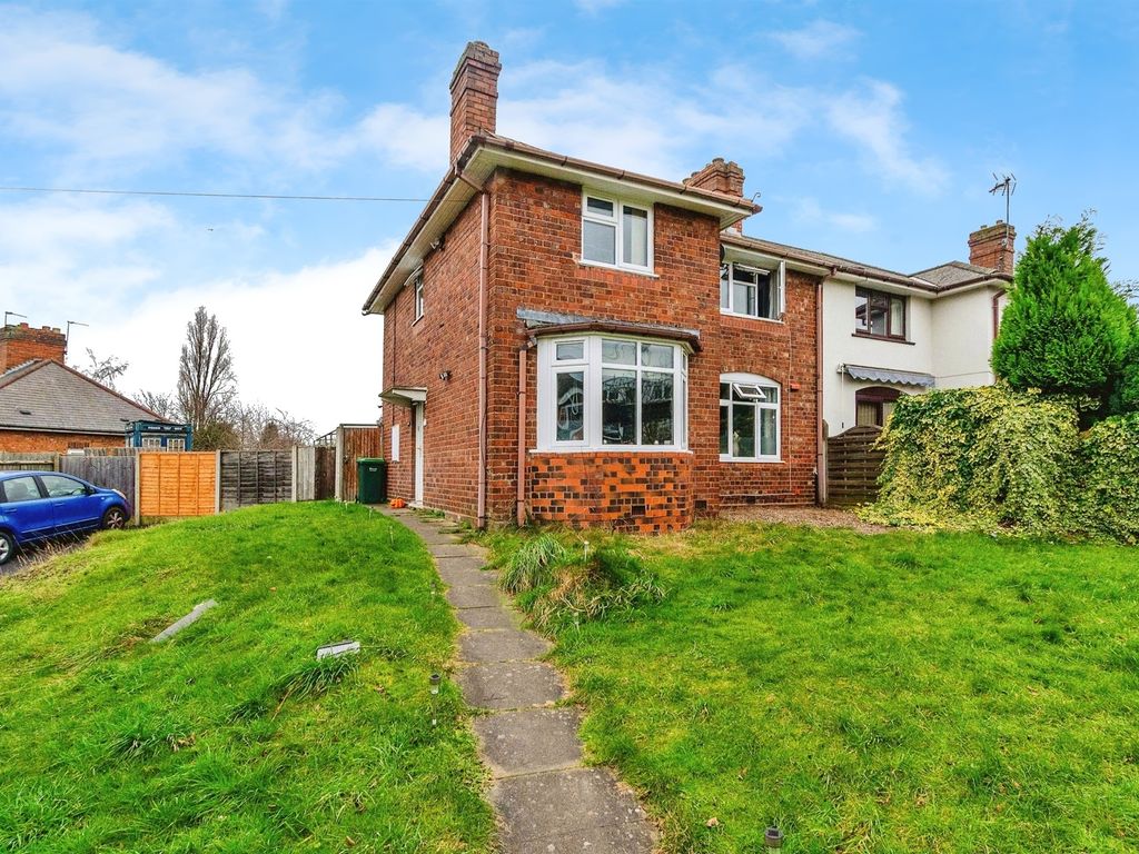 3 bed semidetached house for sale in Vimy Road, Wednesbury WS10, £
