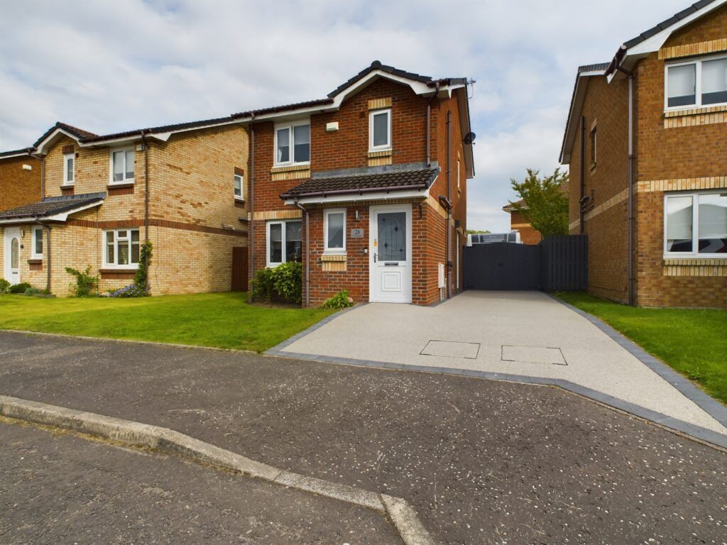 3 bed country house for sale in 28 Beltonfoot Way, Wishaw ML2, £210,000