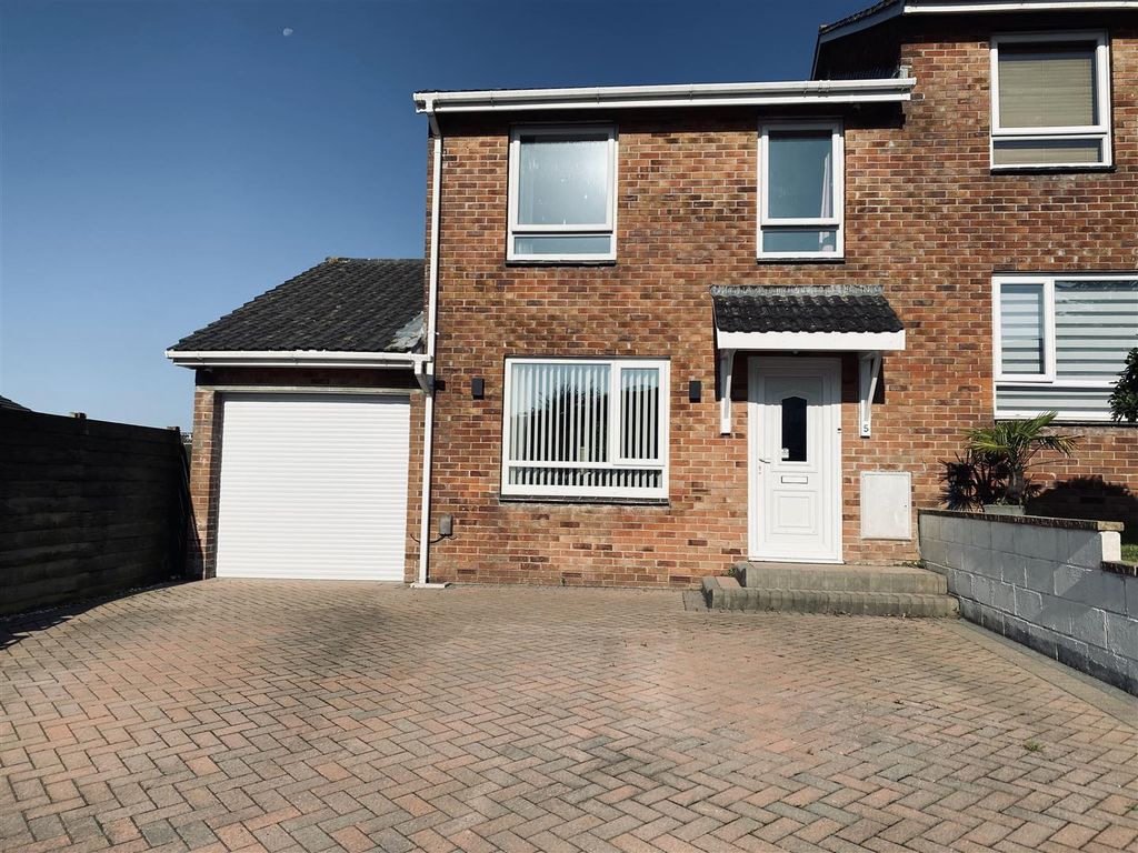 3 bed semidetached house for sale in Griggs Close, Plympton, Plymouth