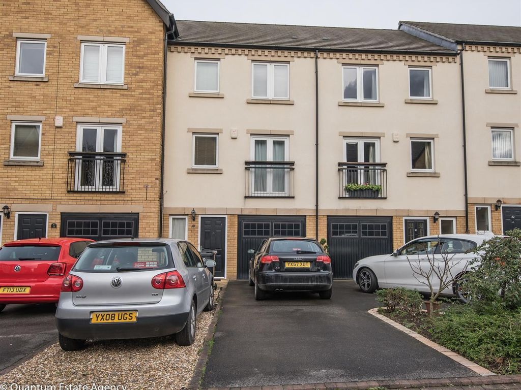 4 bed town house to rent in William Court, Blue Bridge Lane, York YO10