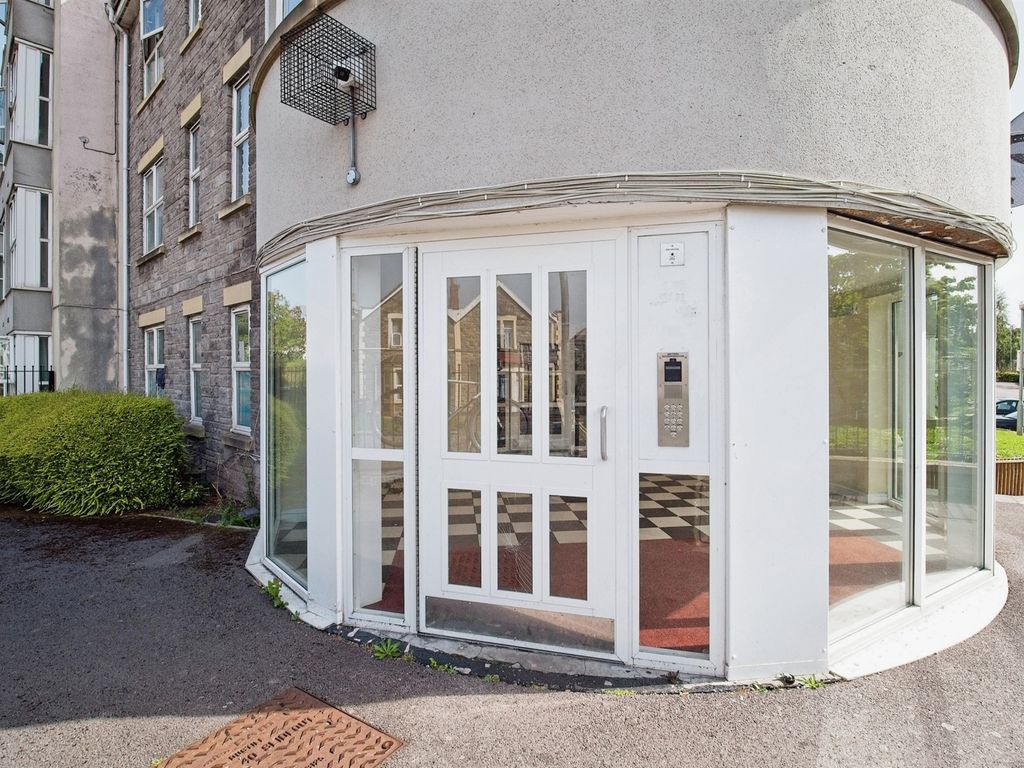 2 bed flat for sale in Fishponds Road, Eastville, Bristol BS5, £165,000