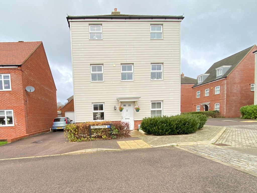 5 bed property to rent in Fieldstone, Houghton Regis, Dunstable LU5