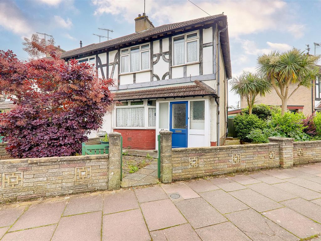 3 bed end terrace house for sale in Sompting Road, Broadwater, Worthing