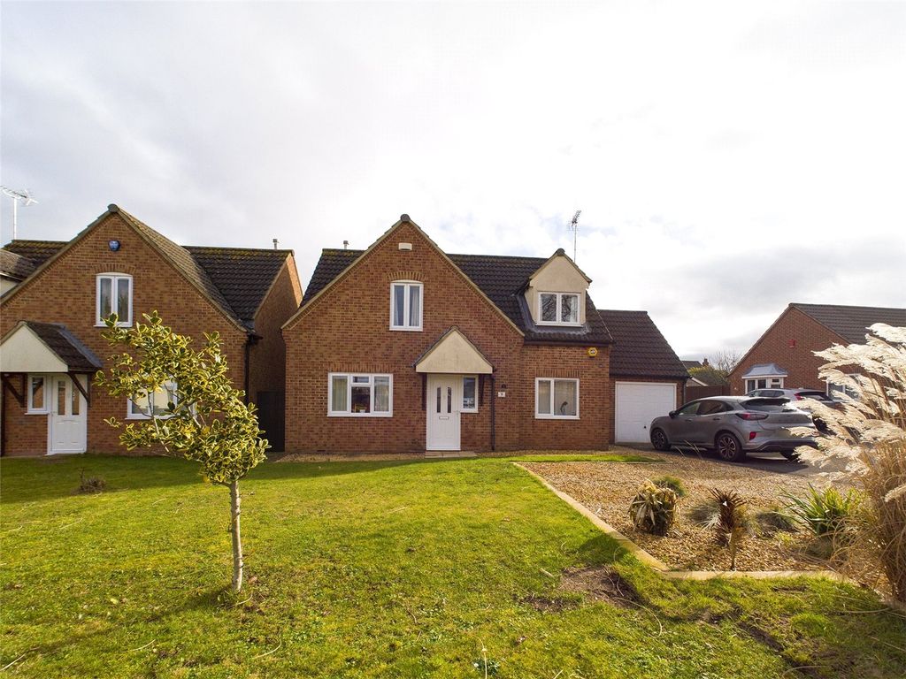 3 bed detached house for sale in Davillian Court, Quedgeley, Gloucester, Gloucestershire GL2