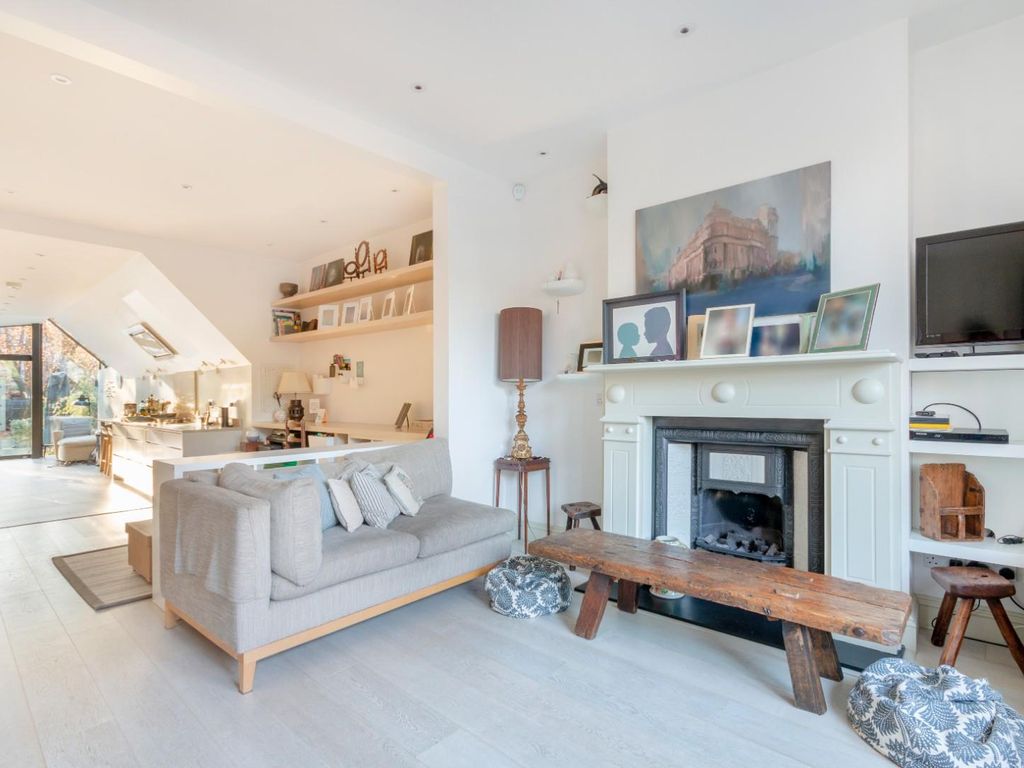 Grantham Road, Chiswick, London W4  