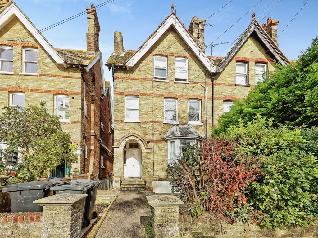 2 bed flat for sale in Old Dover Road, Canterbury, Kent CT1, £240,000