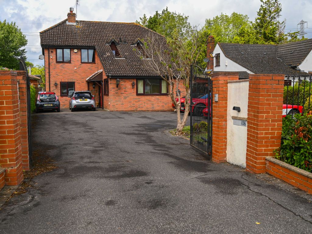 6 bed detached house for sale in Coppermill Road, Wraysbury, Staines