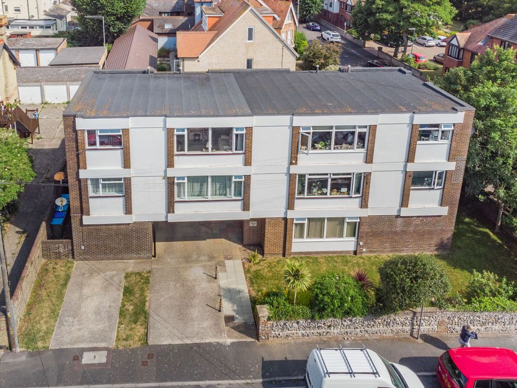 Block of flats for sale in Walton Road, Bognor Regis PO21, £40,000 Zoopla