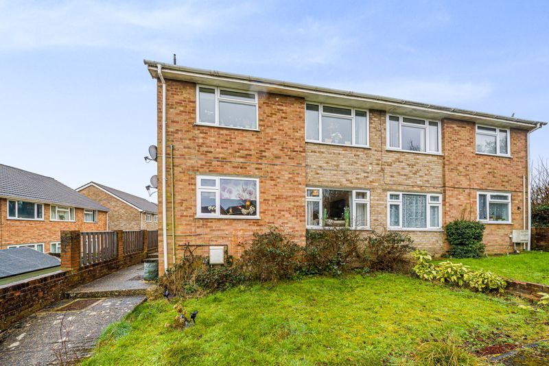 2 bed flat for sale in Old Odiham Road, Alton GU34 Zoopla