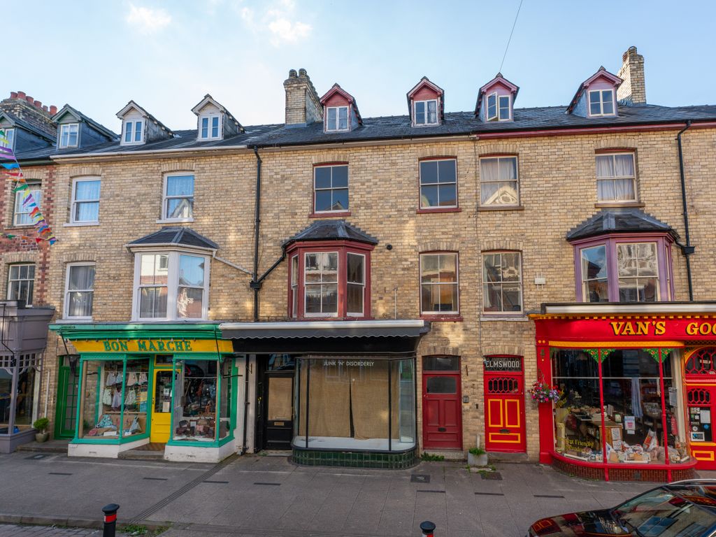 5 bed flat for sale in Middleton Street, Llandrindod Wells LD1, £