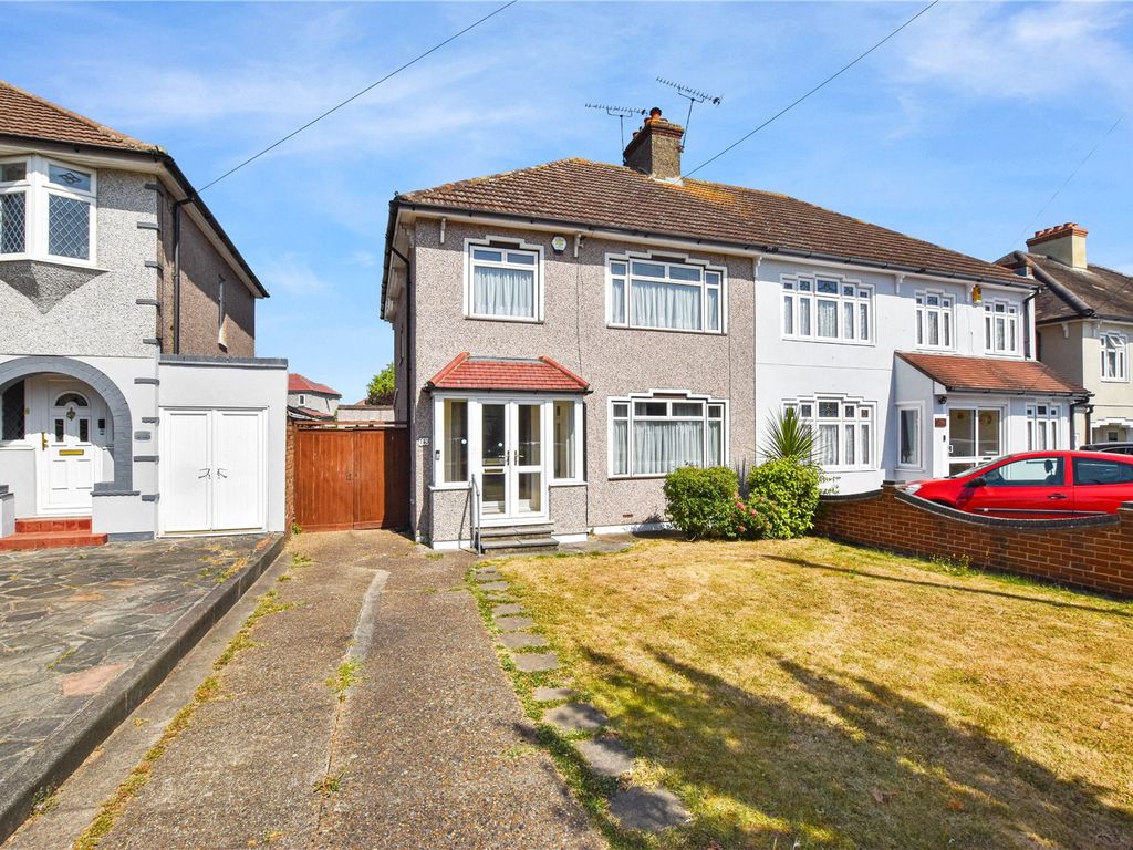 3 bed semidetached house for sale in Hythe Avenue, Bexleyheath DA7