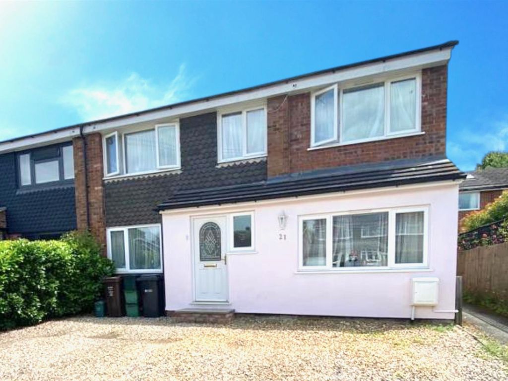 5 bed semidetached house for sale in Ringway Road, Park Street, St