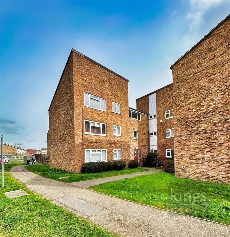 2 bed flat for sale in Rowan Drive, Broxbourne EN10 Zoopla