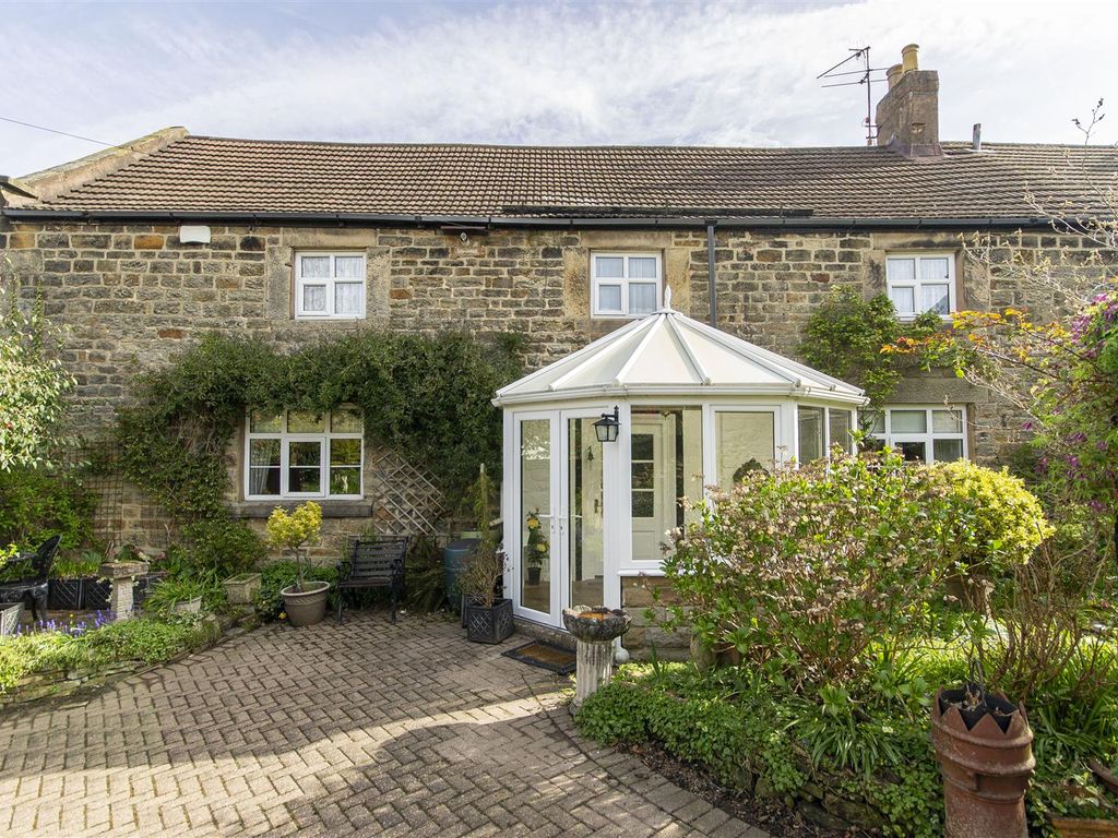 3 bed cottage for sale in Holymoor Road, Holymoorside, Chesterfield S42