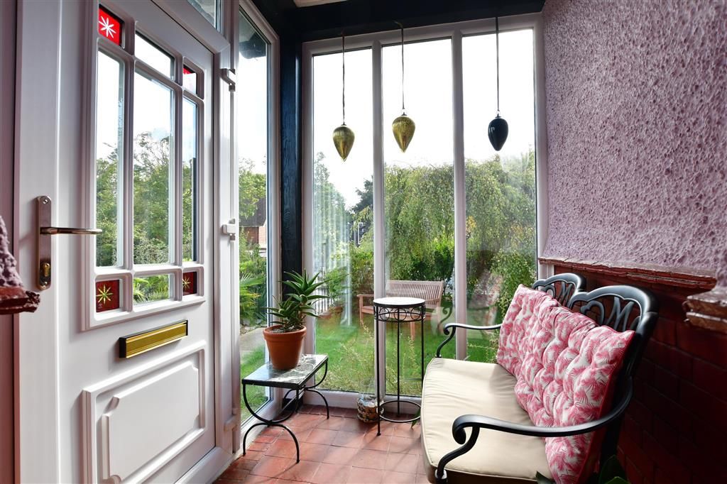 3 bed detached house for sale in Ramsgate Road, Broadstairs, Kent CT10