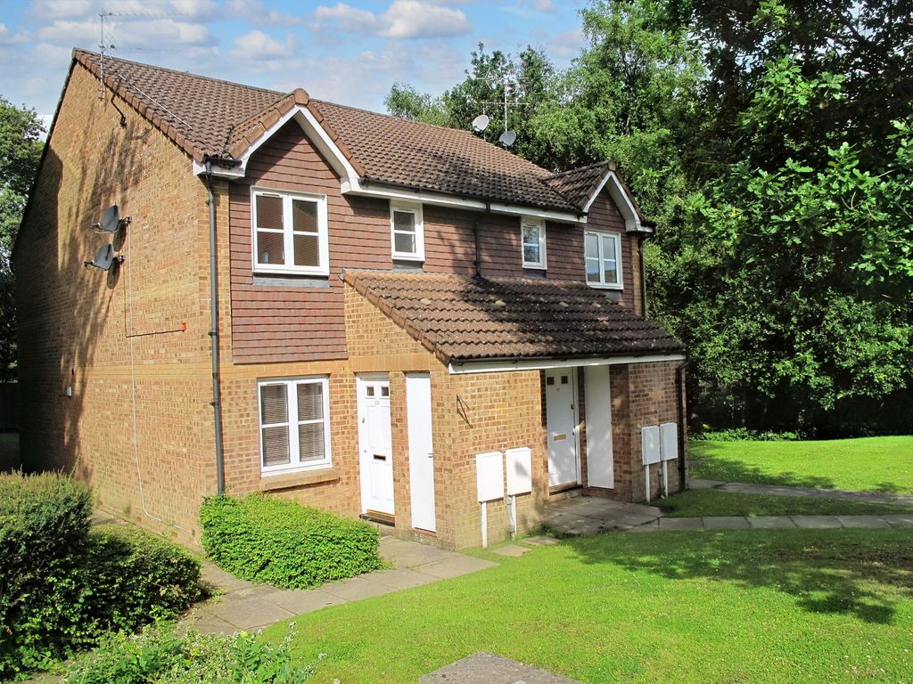 1 bed for sale in Bolton Road, Maidenbower RH10 Zoopla