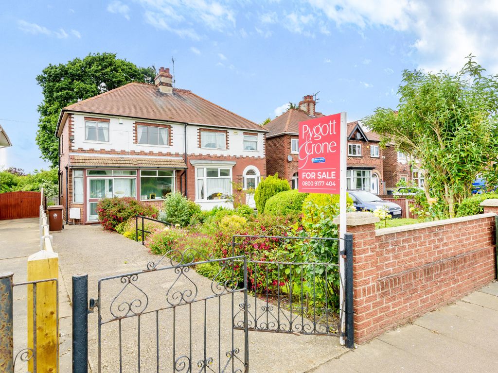 3 bed semidetached house for sale in Laceby Road, Grimsby, N E