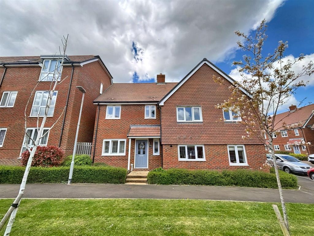 3 bed semidetached house for sale in Meadowsweet Lane, Stone Cross