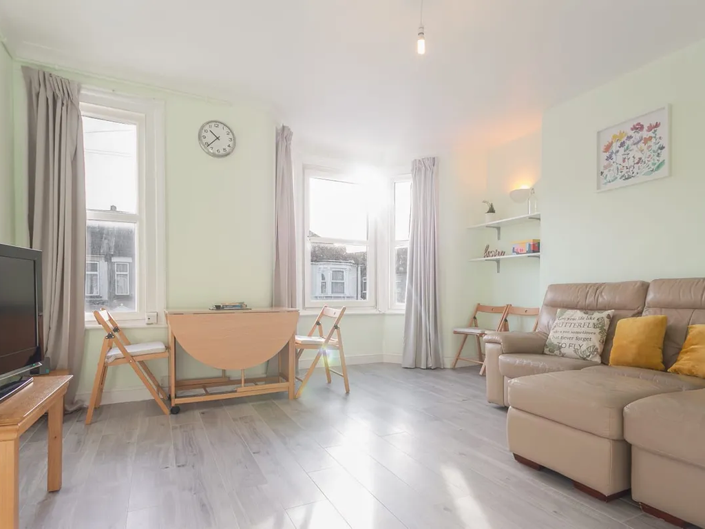 2 bed flat for sale in Priory Road, Barking IG11, £232,500 Zoopla