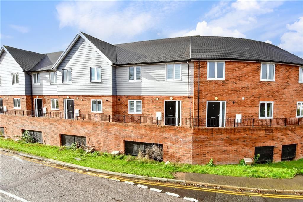 3 bed terraced house for sale in Branbridges Road, East Peckham