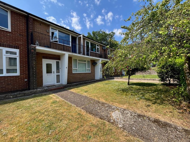 2 bed flat to rent in Weydown Road, Haslemere GU27 Zoopla