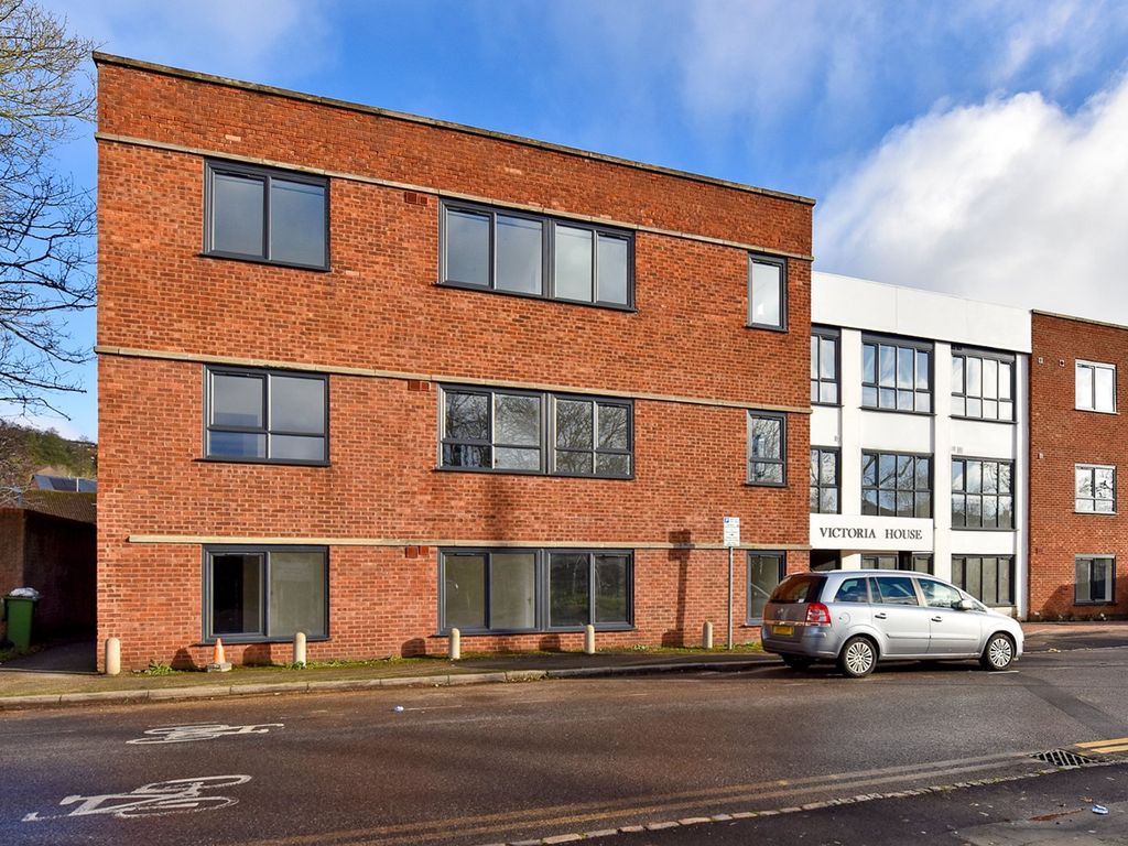 1 bed flat to rent in Desborough Street, High Buckinghamshire