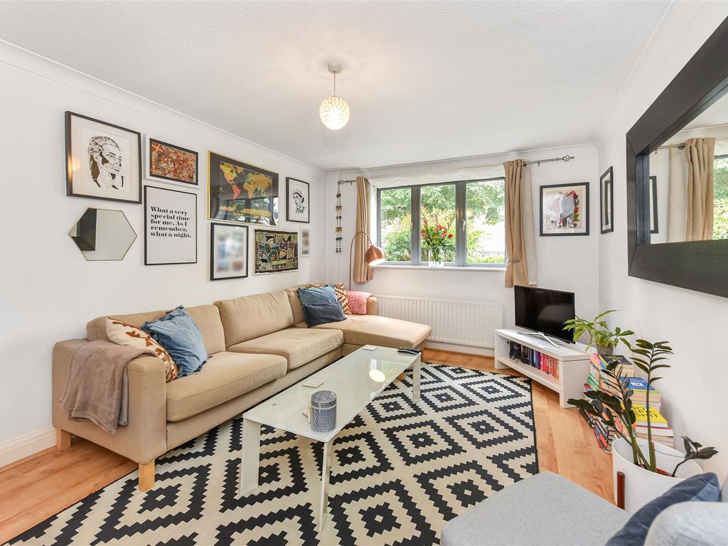 2 bed flat for sale in Grenade Street, Limehouse E14, £475,000 Zoopla