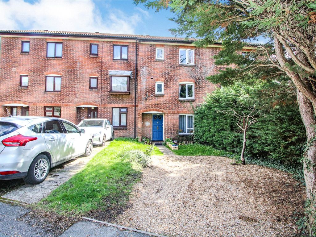 3 bed terraced house for sale in Ranelagh Gardens, Banister Park
