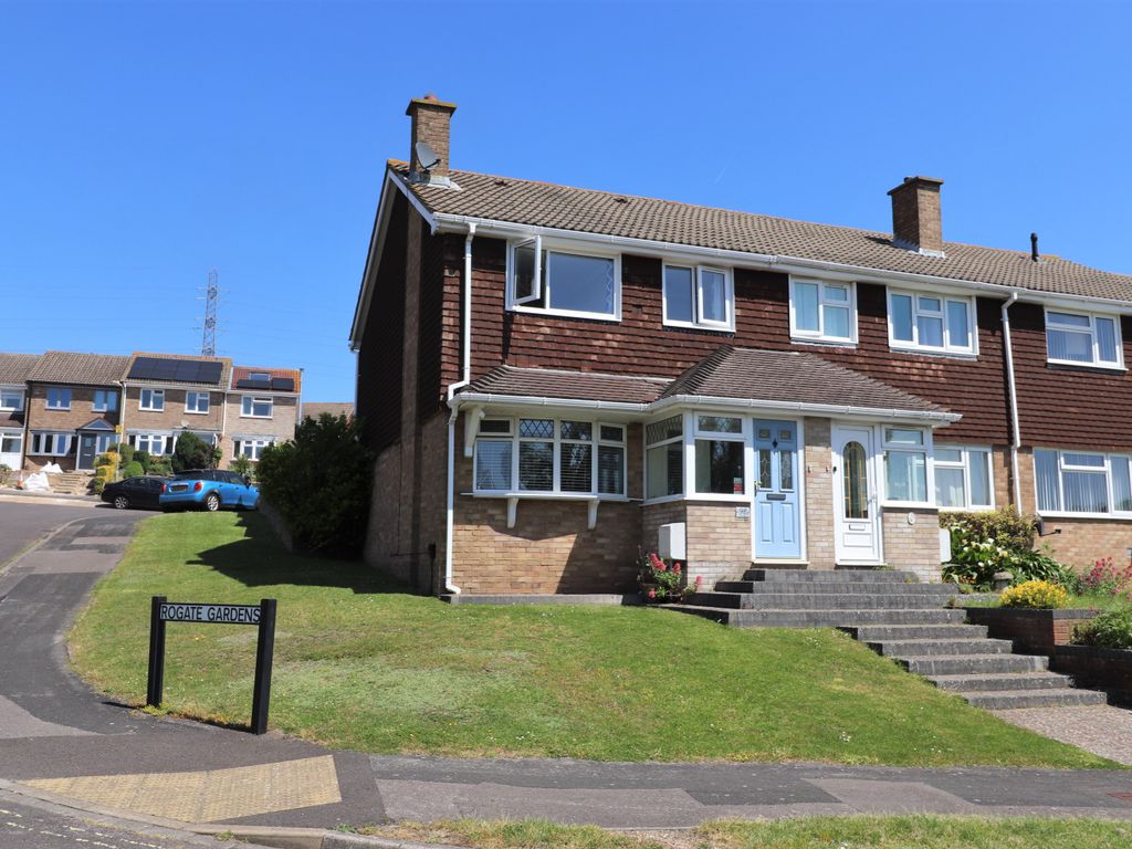 3 bed semidetached house to rent in Dore Avenue, Portchester, Fareham