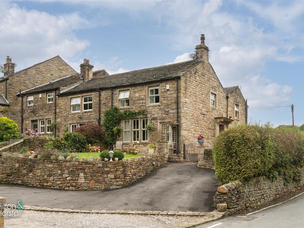 4 bed semidetached house for sale in The Old Post Office, Barley Lane