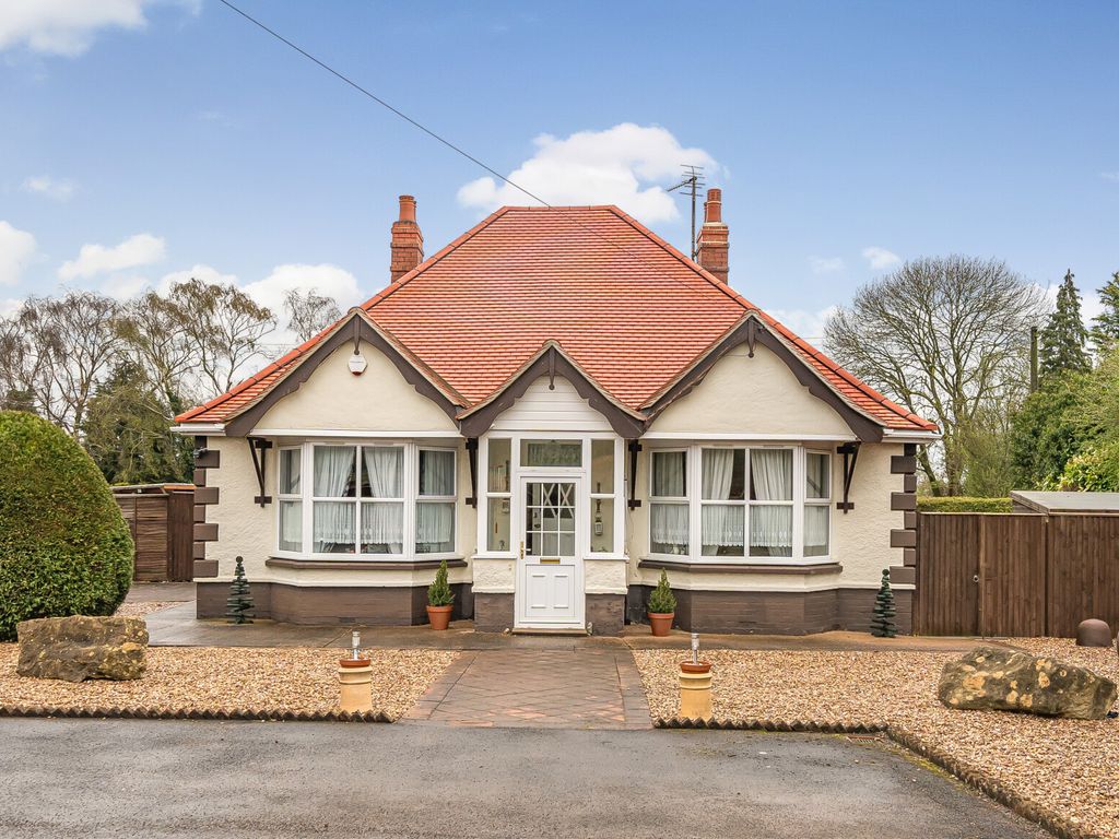 3 bed bungalow for sale in Shurdington Road, Bentham, Cheltenham