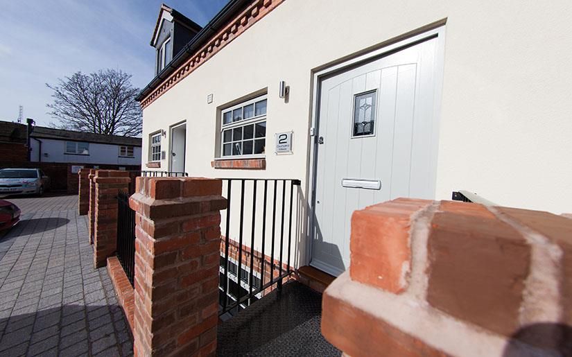 2 bed property to rent in Courtyard, Swanpool Walk, Worcester WR2, £895