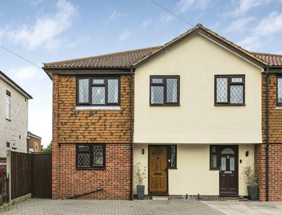 4 bed semidetached house for sale in Park Avenue, Egham TW20 Zoopla