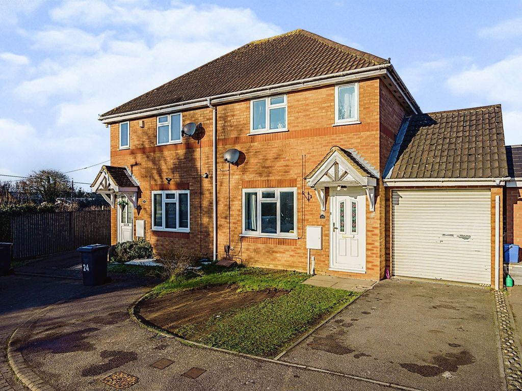 3 bed semidetached house for sale in Leafield, Luton LU3 Zoopla