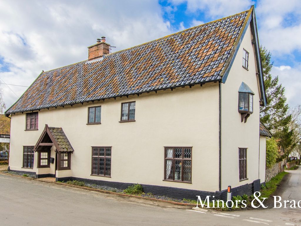 6 bed detached house for sale in Withersdale Road, Mendham, Harleston