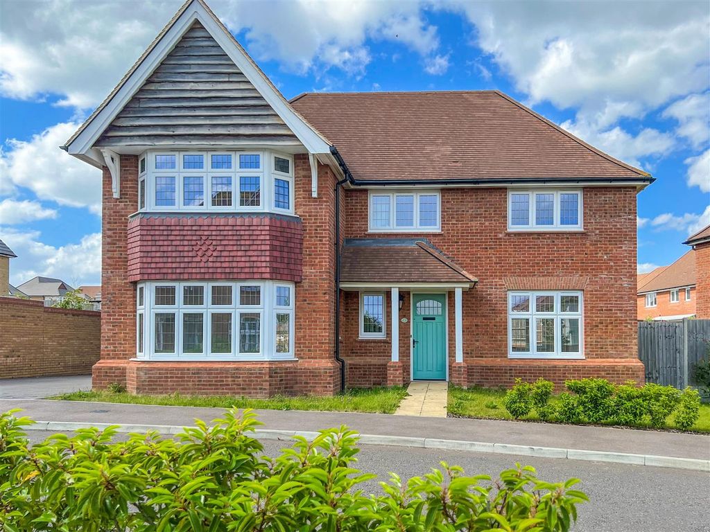 4 bed property for sale in Way, Buntingford SG9 Zoopla