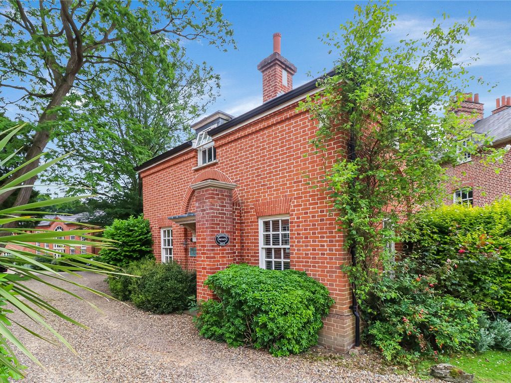 3 bed detached house for sale in Mulberry Close, Watford WD17 Zoopla