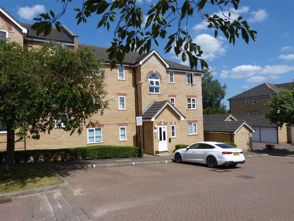 2 bed flat to rent in Kirkland Drive, Enfield EN2, £1,700 pcm Zoopla