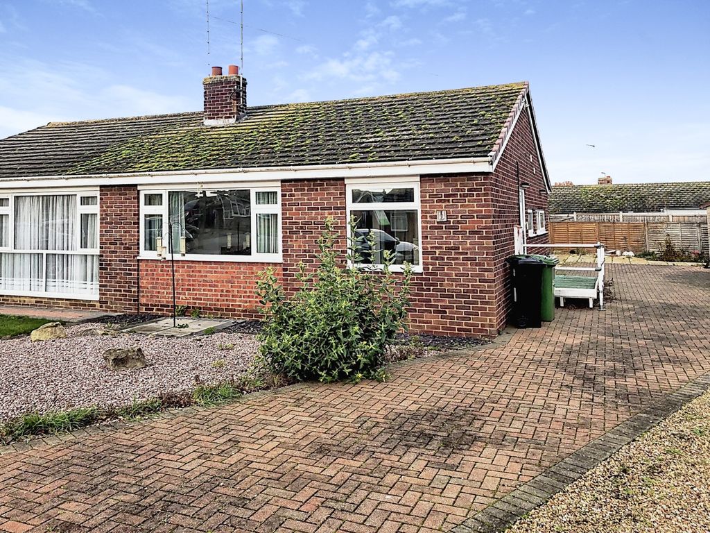 2 bed semidetached bungalow for sale in Abbey Close, Sawtry