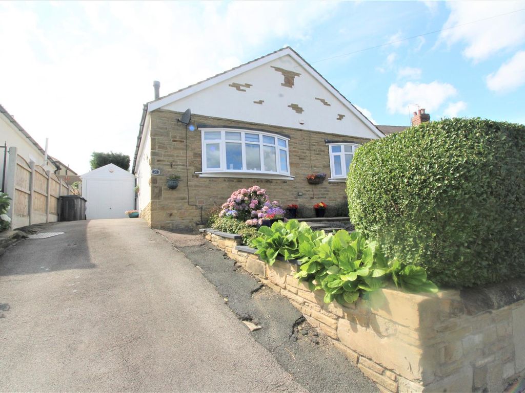 3 bed detached bungalow for sale in Radfield Drive, Bradford BD6, £