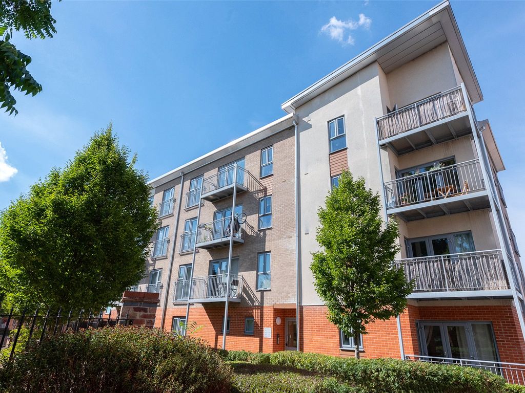 2 bed flat for sale in Battle Square, Reading, Berkshire RG30 Zoopla