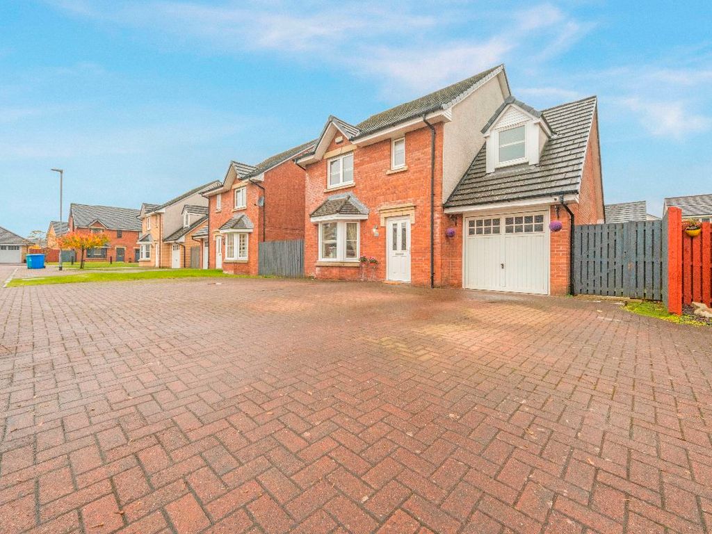 4 bed detached house for sale in Barberry Crescent, Cumbernauld