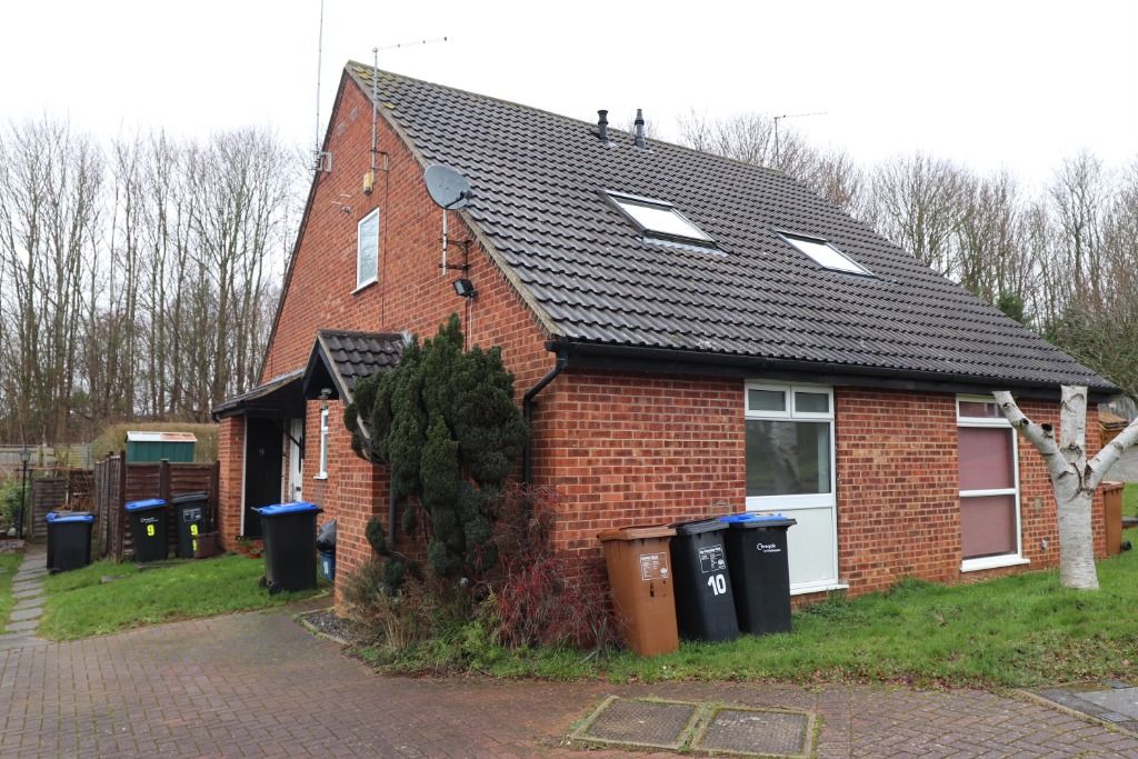 1 bed detached house to rent in Linacre Close, Northampton NN3, £700